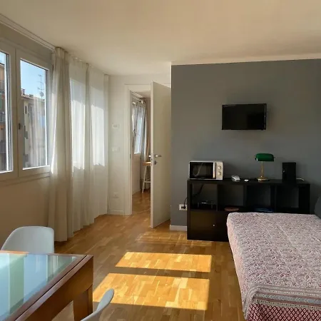 Arienti Penthouse Entire Floor 아파트 *